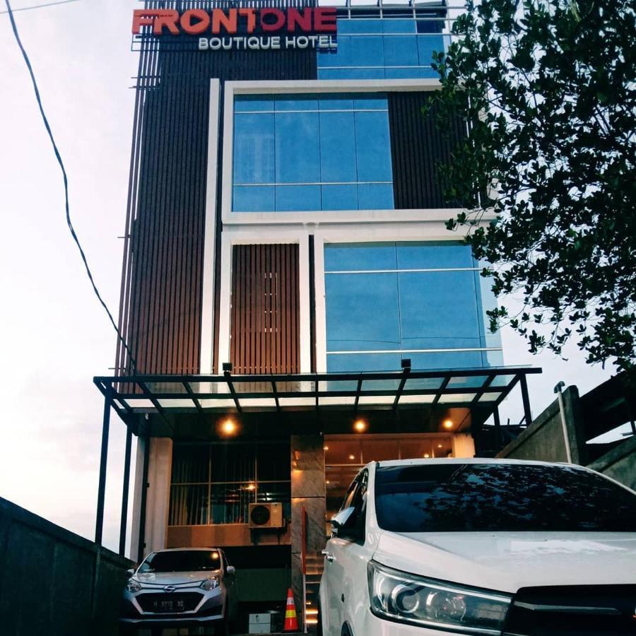 Hotel Front One Boutique Tugu Muda Semarang Exterior foto