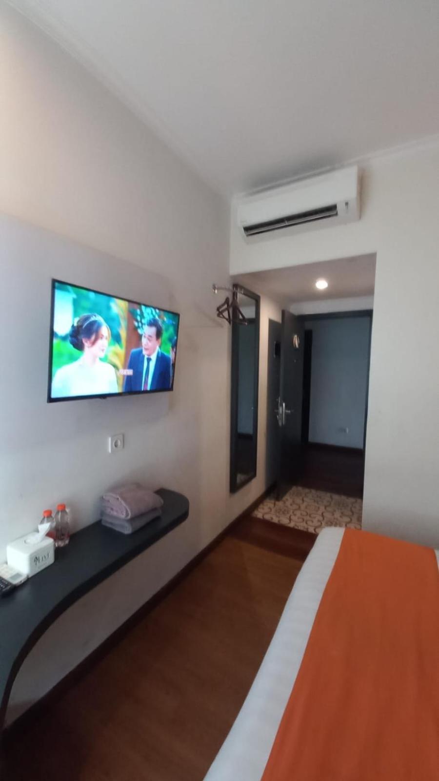 Hotel Front One Boutique Tugu Muda Semarang Exterior foto